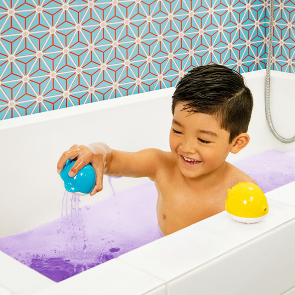 Munchkin Color Buddies 20 Moisturizing Bath Bombs & 2 Toy Dispenser Set