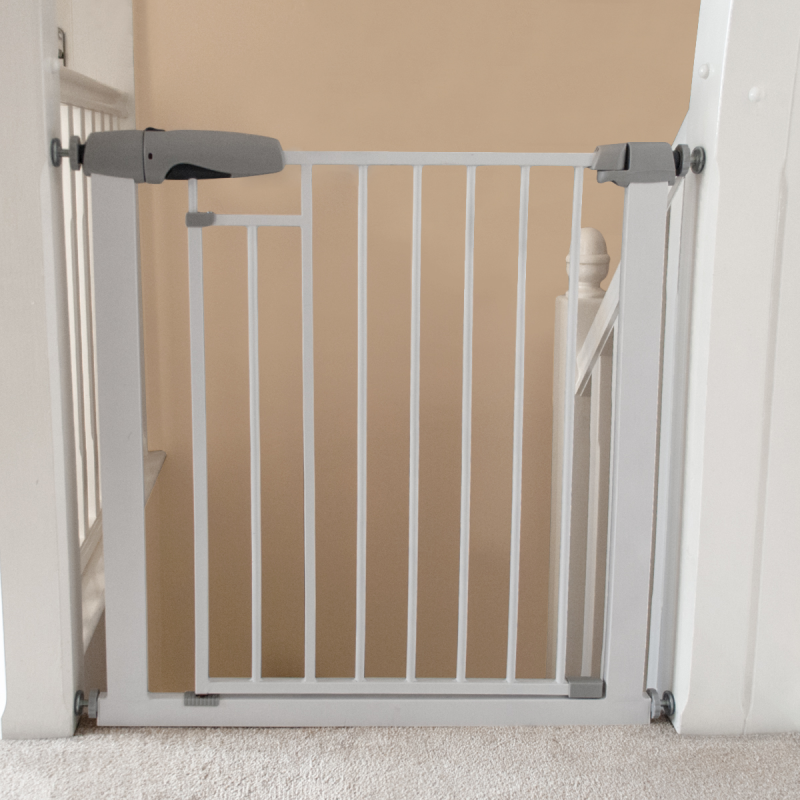 Callowesse Freedom Stair Gate – Hands Free Magnetic Auto Close and Locking 76-83cm. Child or Pet. Free Wall Cups