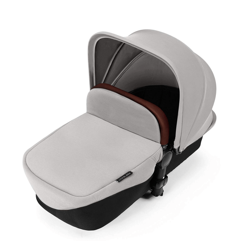 Ickle Bubba Stomp V3 All In 1 Travel System with ISOFIX Base – Silver on Silver