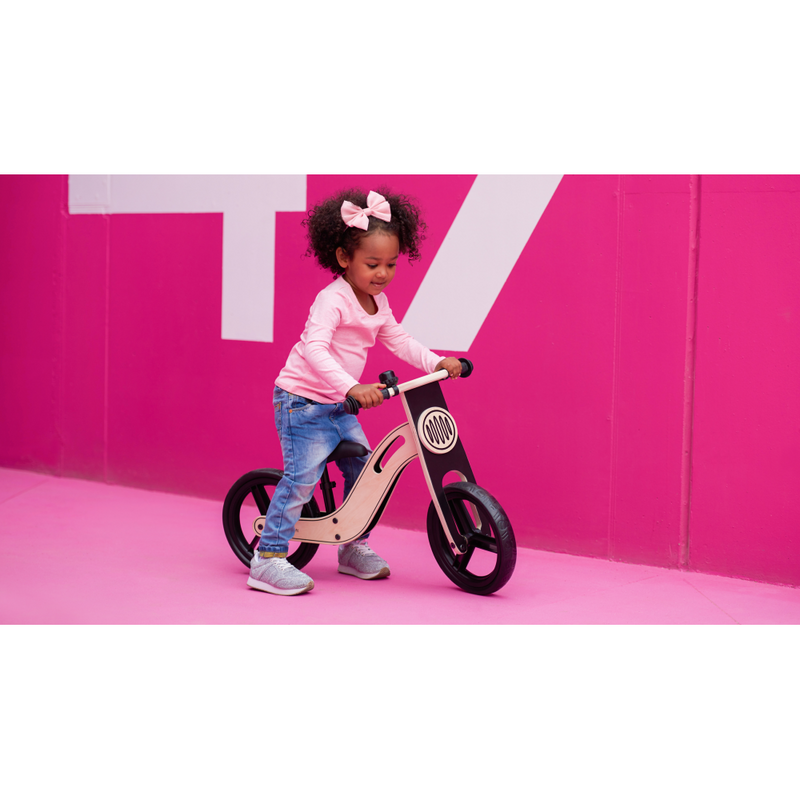 Kinderkraft Uniq Blance Bike- Natural- Lifestyle 2