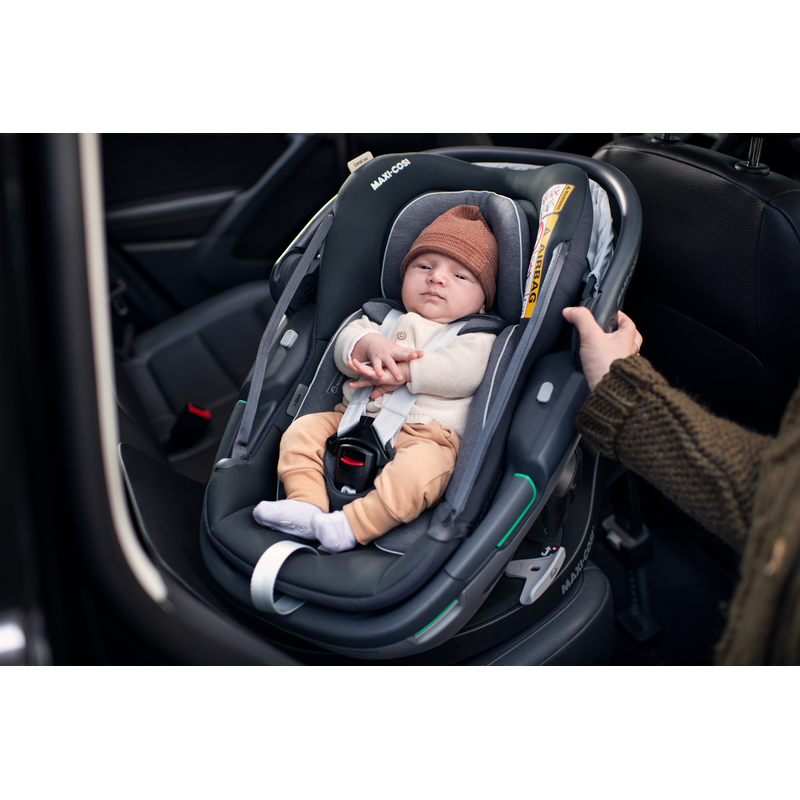 Maxi Cosi Coral 360 iSize Car Seat - Essential Black___