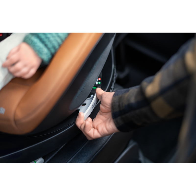 Maxi Cosi Pearl 360 i-Size Car Seat - Locking System