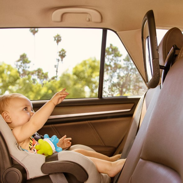 Minchkin Brica 360 Baby in-right Pivor Car Mirror - Lifestyle Image