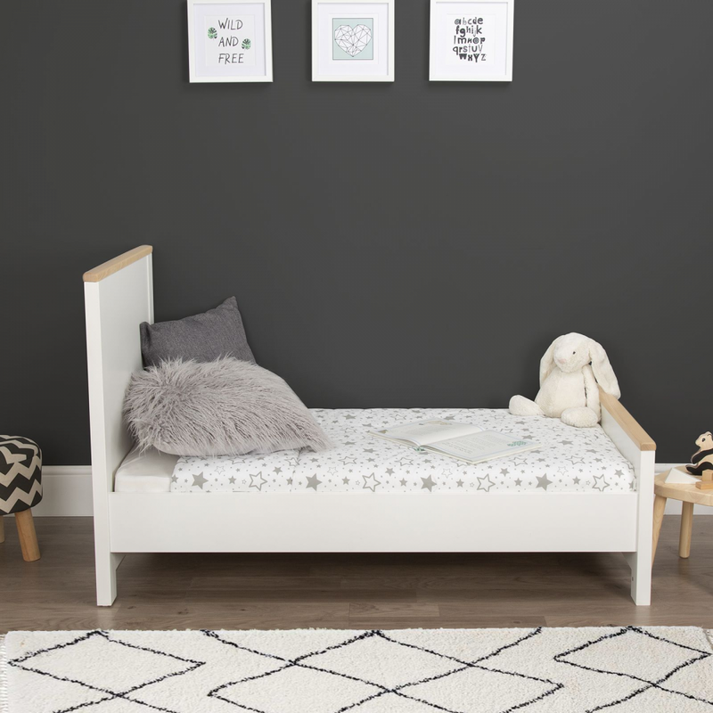 Cuddleco Aylesbury Cot Bed 140 x 70 cm – Satin White/Ash