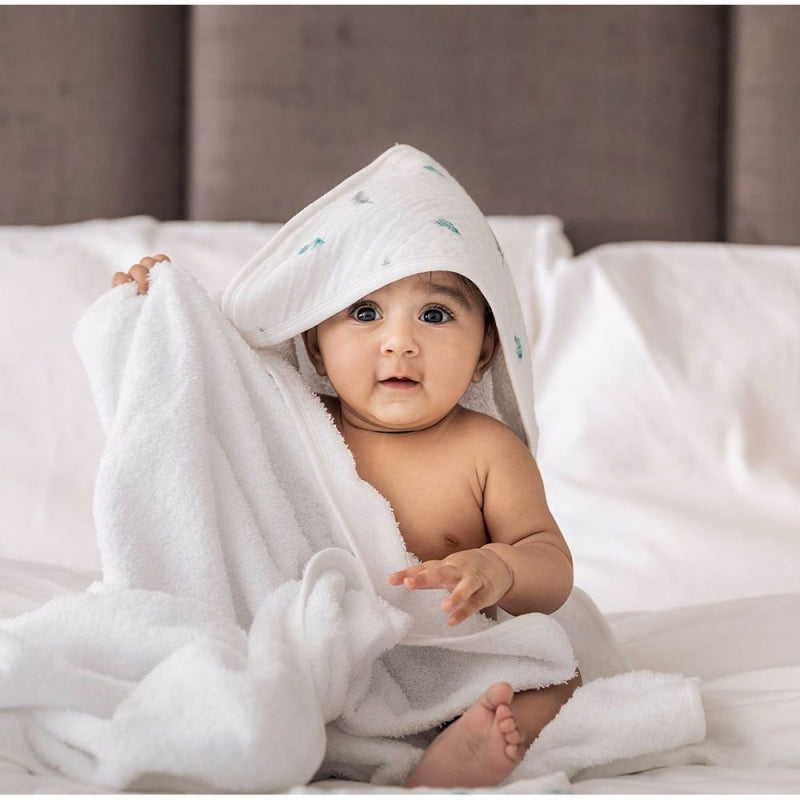 Petite Piccolo Hooded Towel and Washcloth Set - Feathers